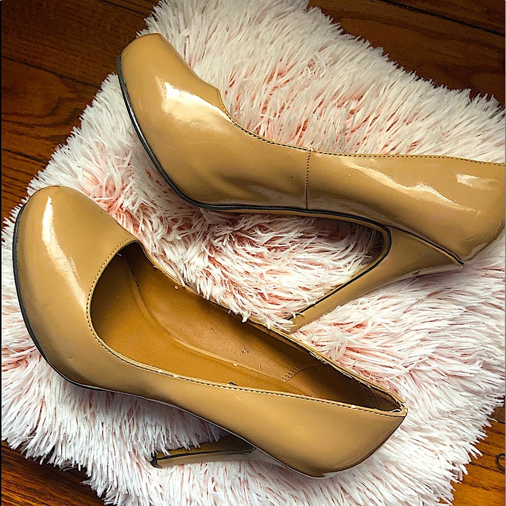 Michael Antonio Nude Pumps